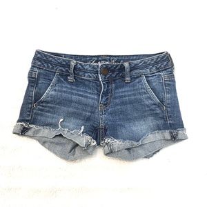 AEO medium wash denim stretch shorts size 0